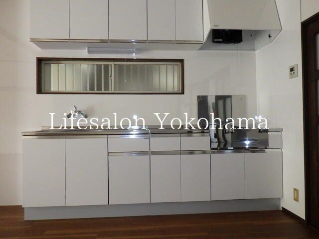 �y�L�b�`���z�@