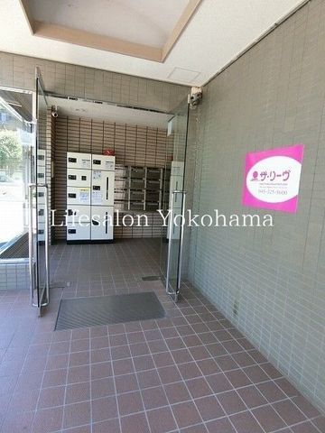 �y�G���g�����X�z�@