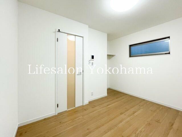 �y���ԁE���r���O�z�@