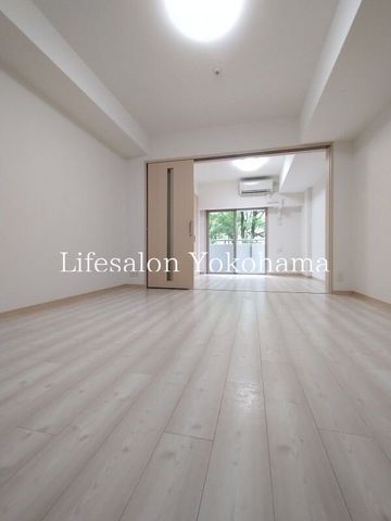 �y���ԁE���r���O�z�@