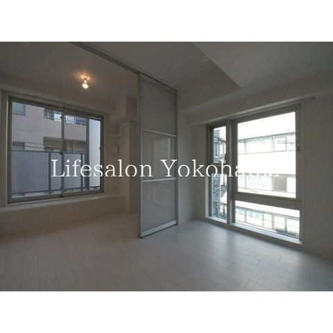 �y���ԁE���r���O�z�@