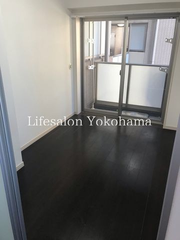 yԁErOz@rO/