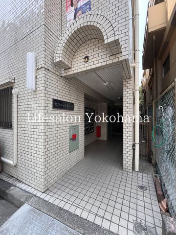 �y�G���g�����X�z�@