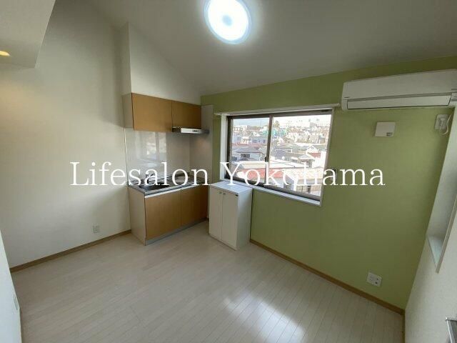 �y���ԁE���r���O�z�@