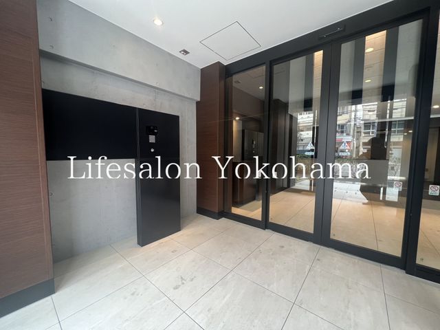 �y�G���g�����X�z�@