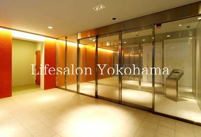 �y�G���g�����X�z�@