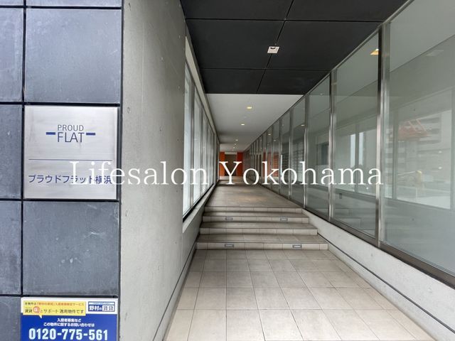 �y�G���g�����X�z�@