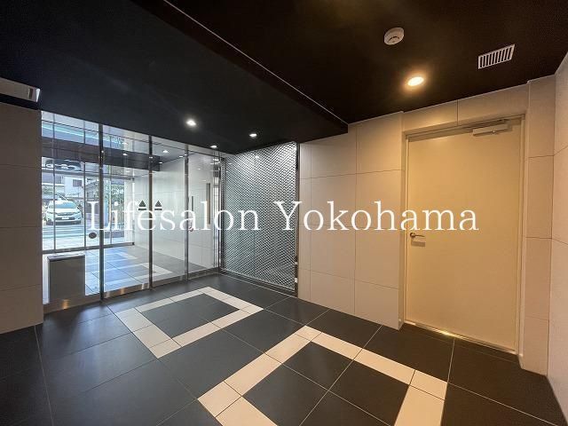 �y�G���g�����X�z�@