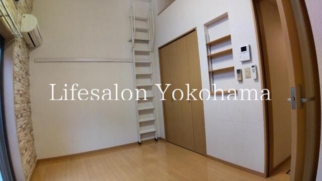 �y���ԁE���r���O�z�@