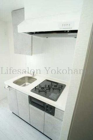 yLb`z@