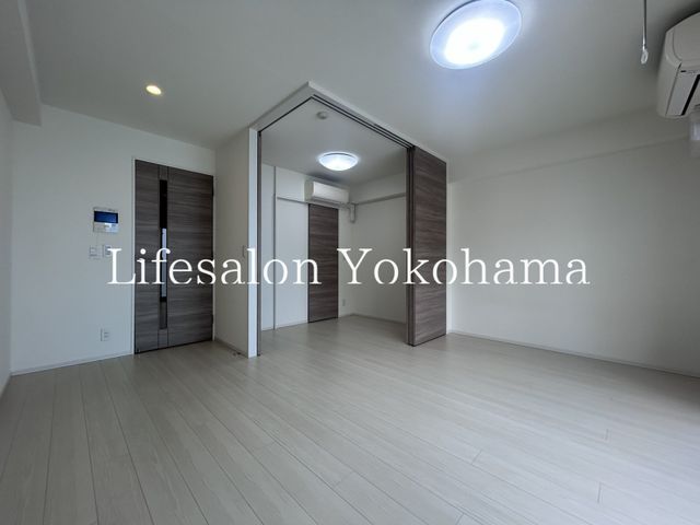 �y���ԁE���r���O�z�@