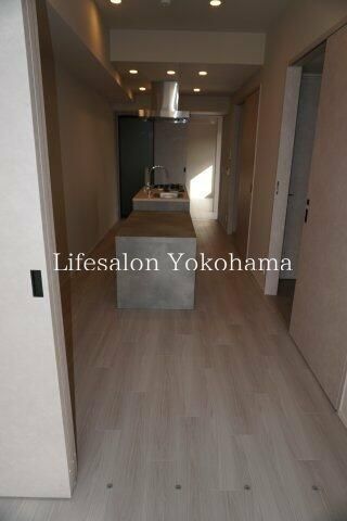 �y�����E���r���O�z�@