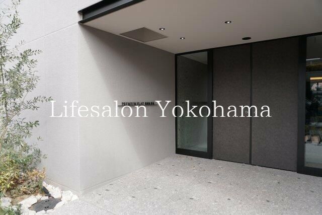 �y�G���g�����X�z�@