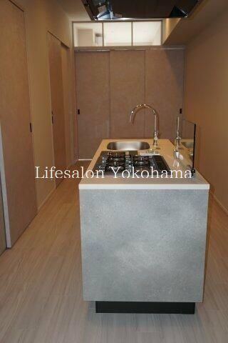 �y�L�b�`���z�@