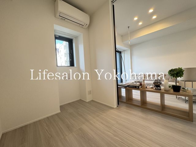 �y�����E���r���O�z�@