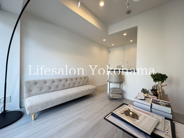 �y�����E���r���O�z�@