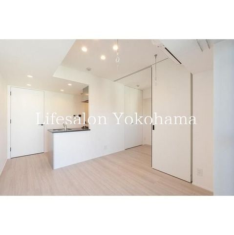 �y�����E���r���O�z�@