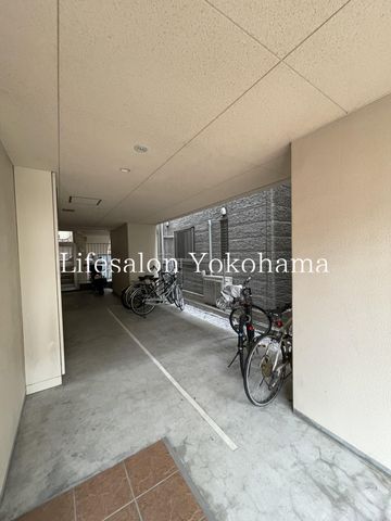 �y�G���g�����X�z�@