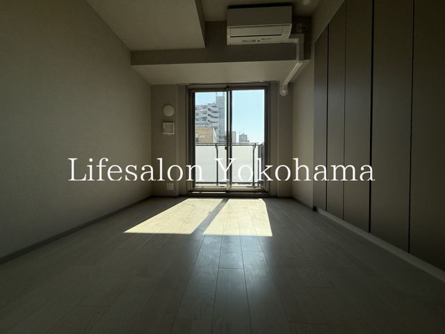 �y�����E���r���O�z�@