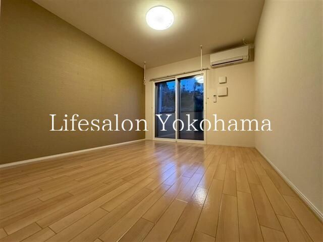 �y���ԁE���r���O�z�@