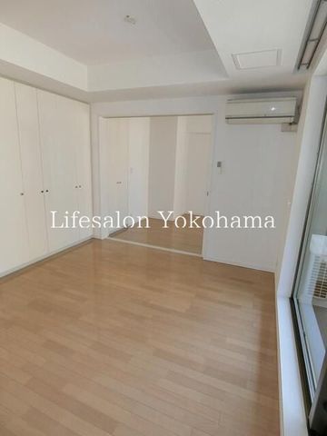 �y���ԁE���r���O�z�@