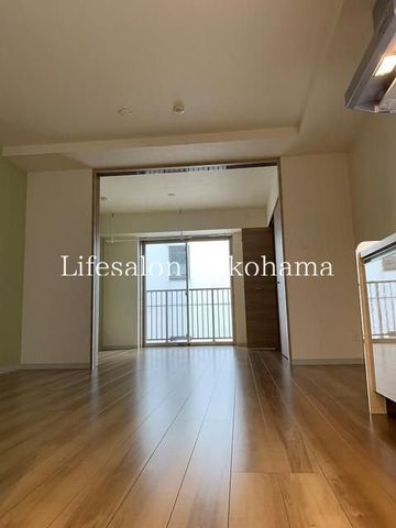 �y���ԁE���r���O�z�@