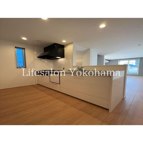 �y���ԁE���r���O�z�@