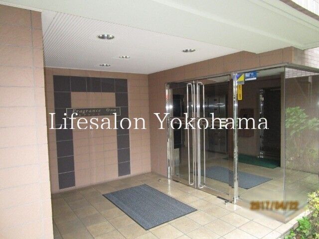 �y�G���g�����X�z�@
