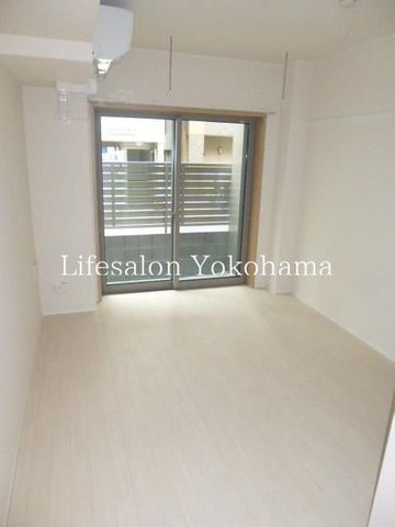 �y���ԁE���r���O�z�@