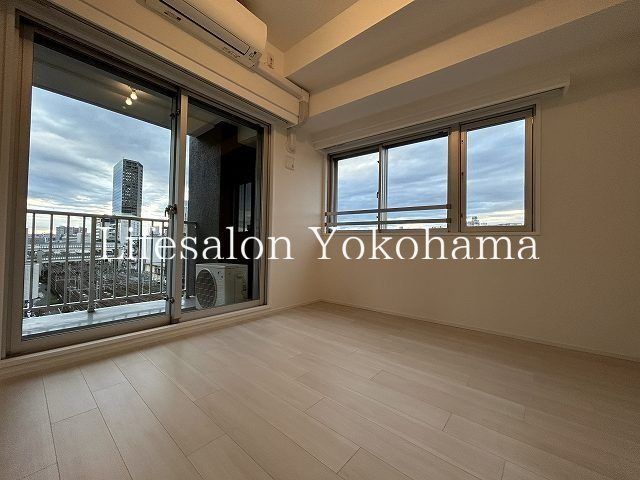 �y���ԁE���r���O�z�@