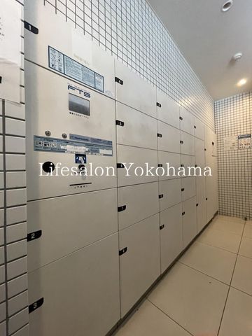 �y���̑��ݔ��z�@���ԏ�