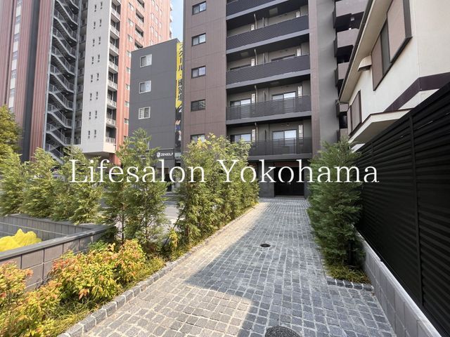 �y�G���g�����X�z�@