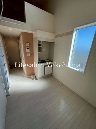 �y���ԁE���r���O�z�@