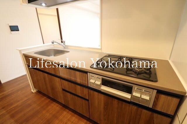 �y�L�b�`���z�@