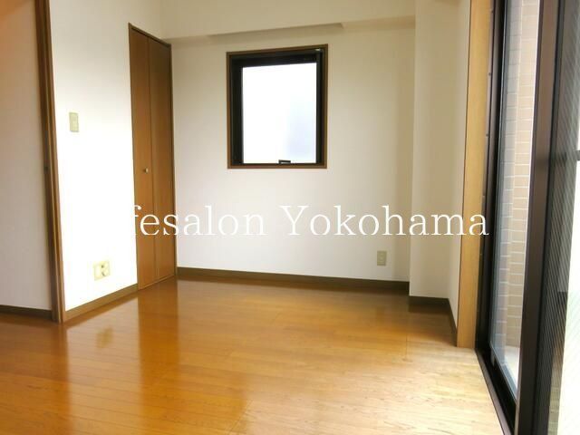 �y���ԁE���r���O�z�@