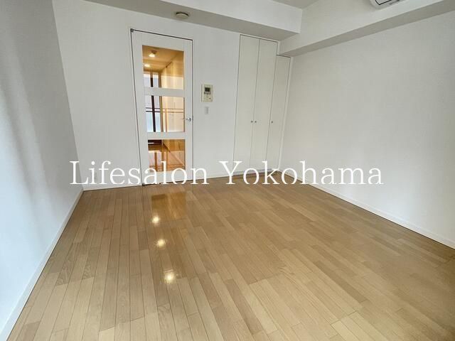 �y���ԁE���r���O�z�@