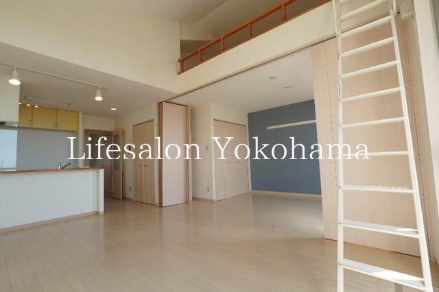 �y���ԁE���r���O�z�@