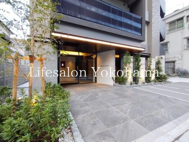 �y�G���g�����X�z�@