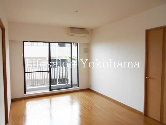 �y���ԁE���r���O�z�@