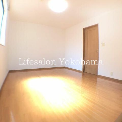 �y���ԁE���r���O�z�@