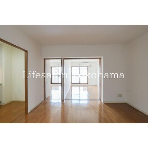 �y���ԁE���r���O�z�@