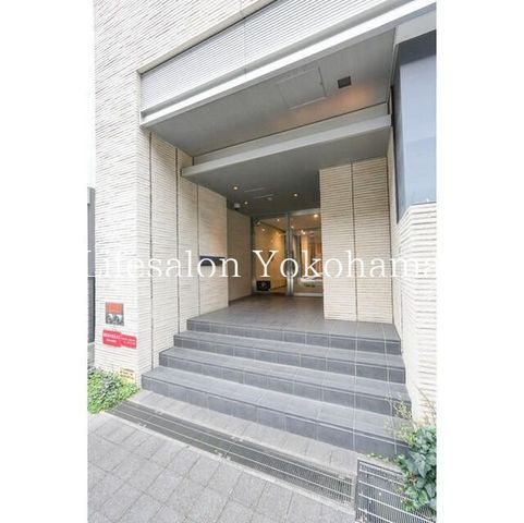 �y�G���g�����X�z�@