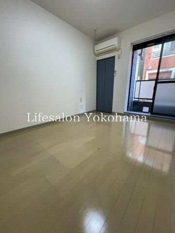 �y�����E���r���O�z�@