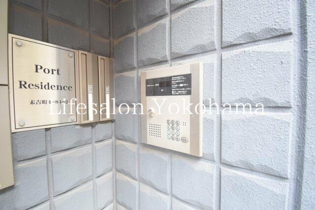 �y�G���g�����X�z�@