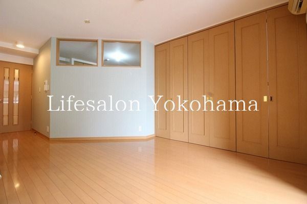 �y���ԁE���r���O�z�@