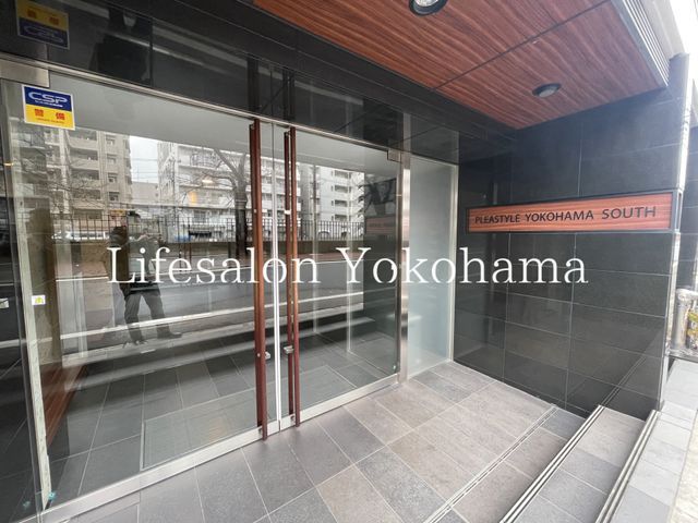 �y�G���g�����X�z�@