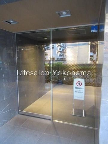 �y�G���g�����X�z�@