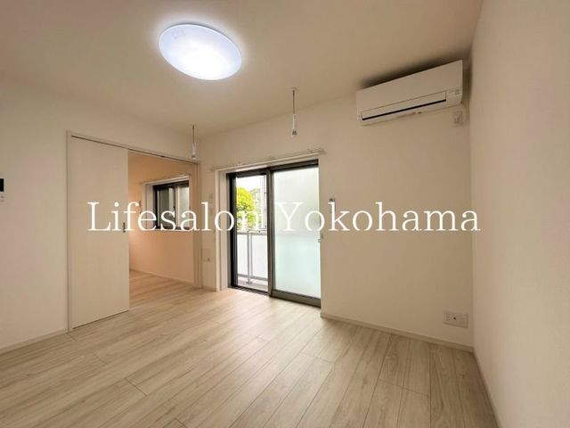 �y���ԁE���r���O�z�@