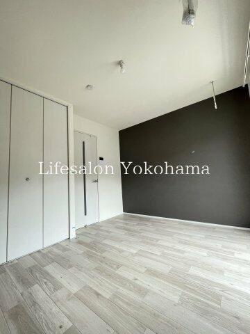 �y�����E���r���O�z�@