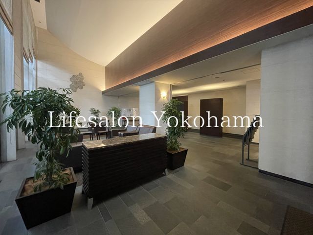 �y�G���g�����X�z�@